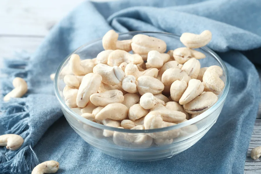Cashew nuts dry fruit supplier